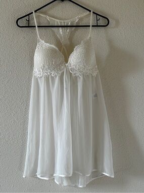 Linea Donatella Elegant Beaded Lace white babydoll Nightgown Women’s Medium